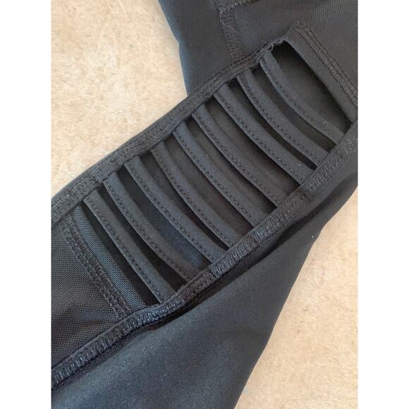 Reebok new with tags black capri leggings woman’s medium - Picture 5 of 6